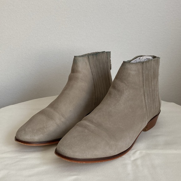 Reaction Kenneth Cole Loop-Y Gores Round Suede - Picture 5 of 12